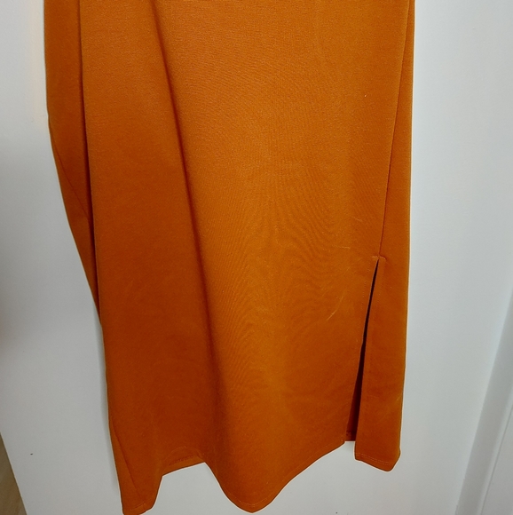 Suzy Shier Orange Open Back Dress - Picture 3 of 7